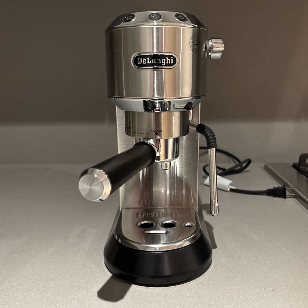 De'Longhi Dedica Arte EC885M Espresso and Cappuccino Machine, Silver